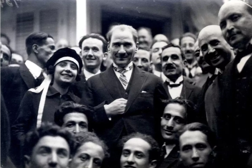 Halkla Birlikte Atatürk