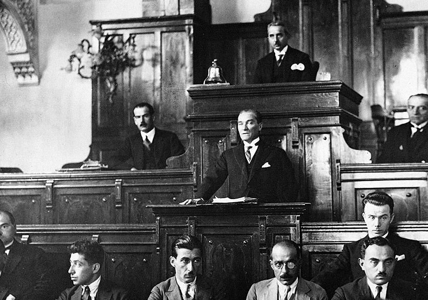 Mecliste Atatürk