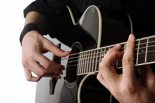 gitarda-arpej-nasil-calinir